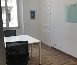 Bureau privé 10 m² 2 postes Coworking Rue Bailli de Suffren Marseille 13001 - photo 2